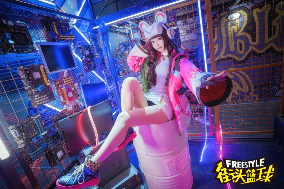 《街头篮球》SFSA上海站全民派对_露美请你吃蛋糕 图4 《街头篮球》SFSA上海站全民派对_露美请你吃蛋糕 图4