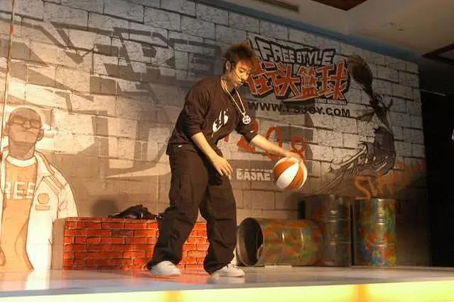 《街头篮球》经典BGM甄选_赢微信达人勋章 图2